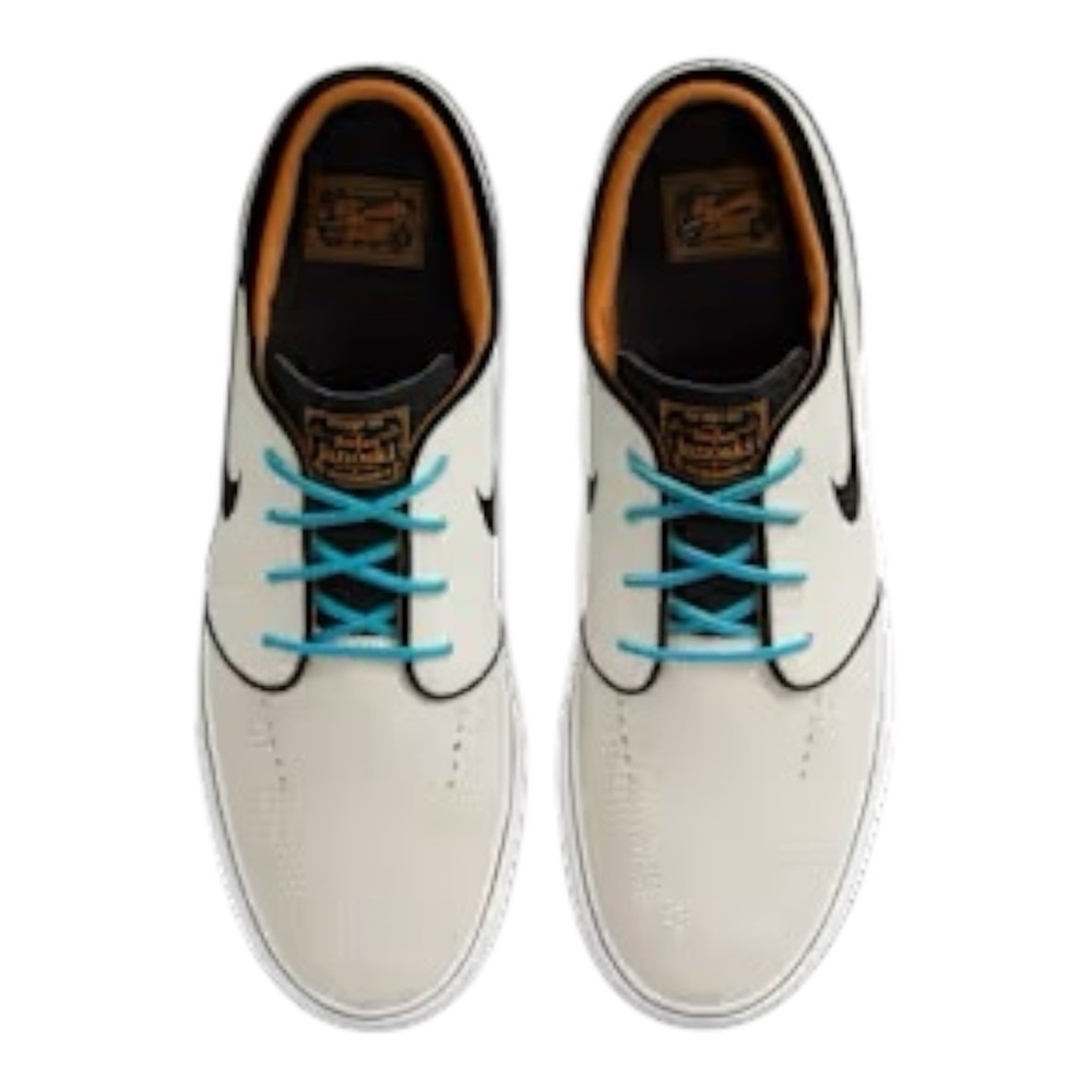 Nike White and Black Sneakers - Picture 5 of 7